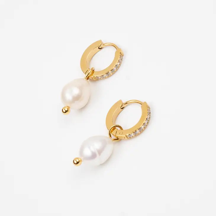 Mini Shinny Pearl Huggies