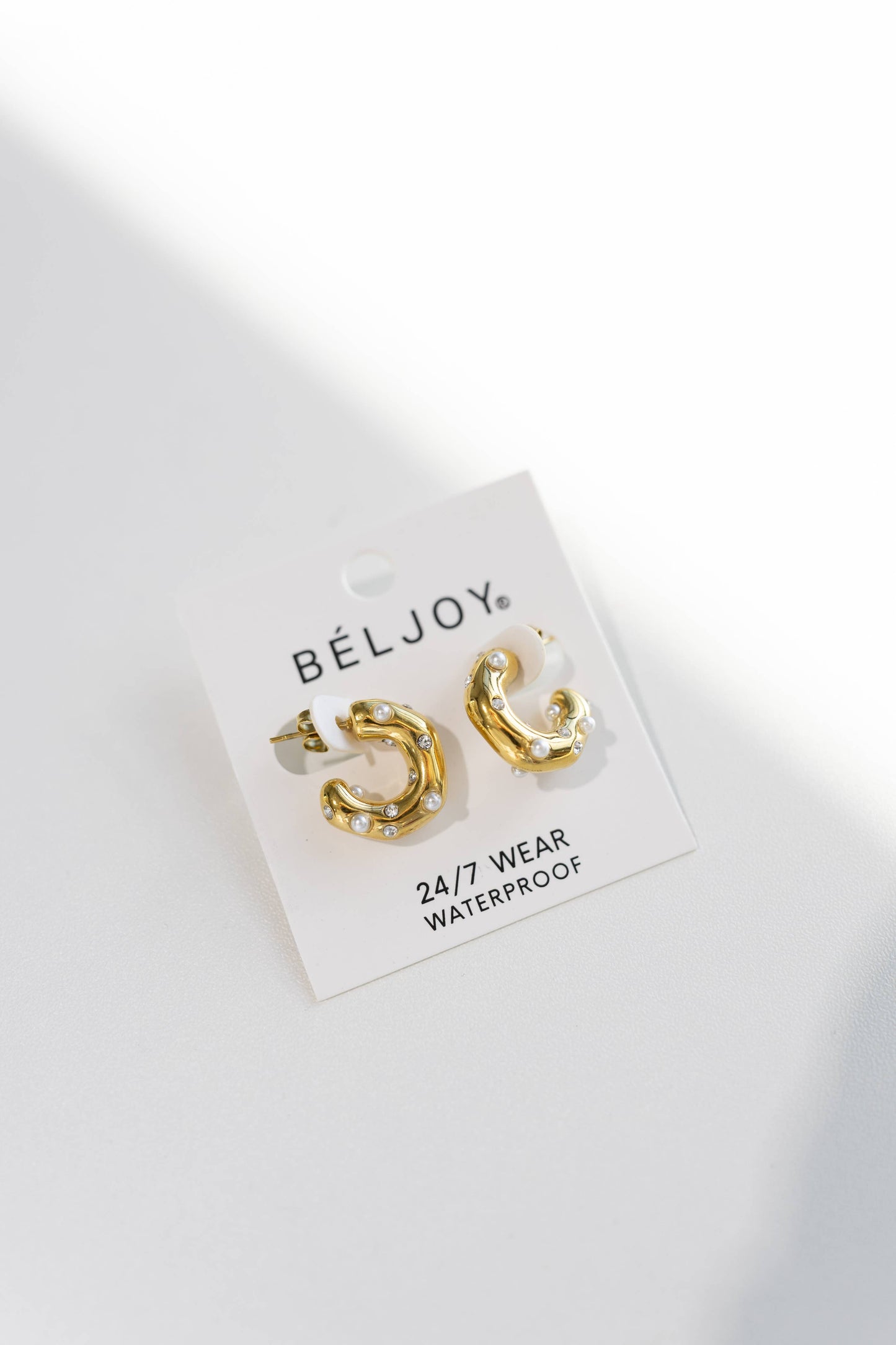Ebby Hoop Earrings /Pearl