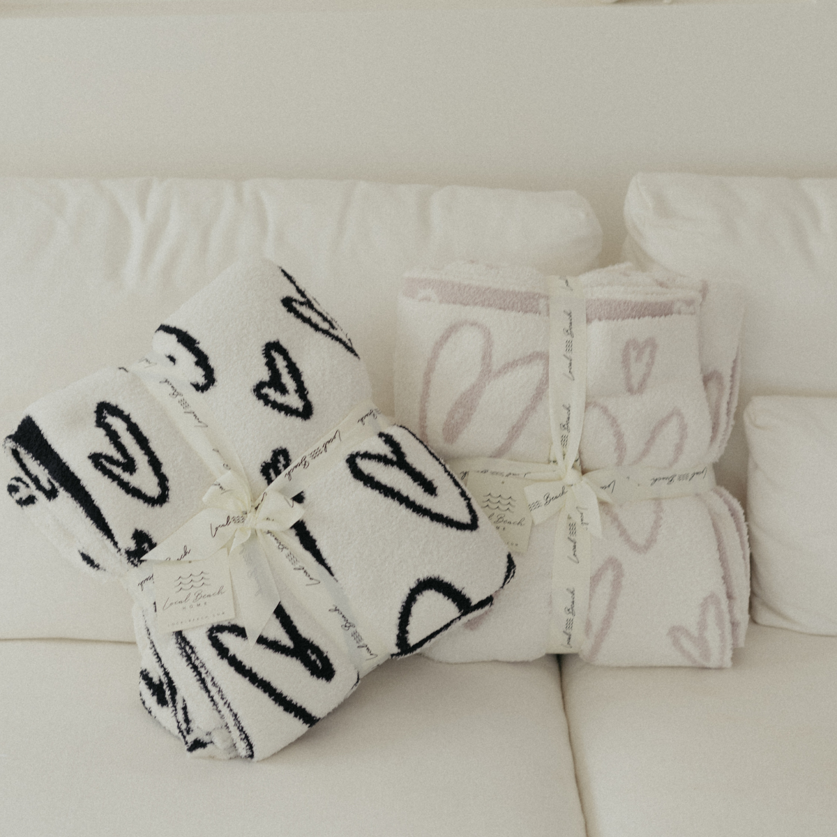 Local Beach Love Collection Heart Luxe Home Blanket: Black/Cream