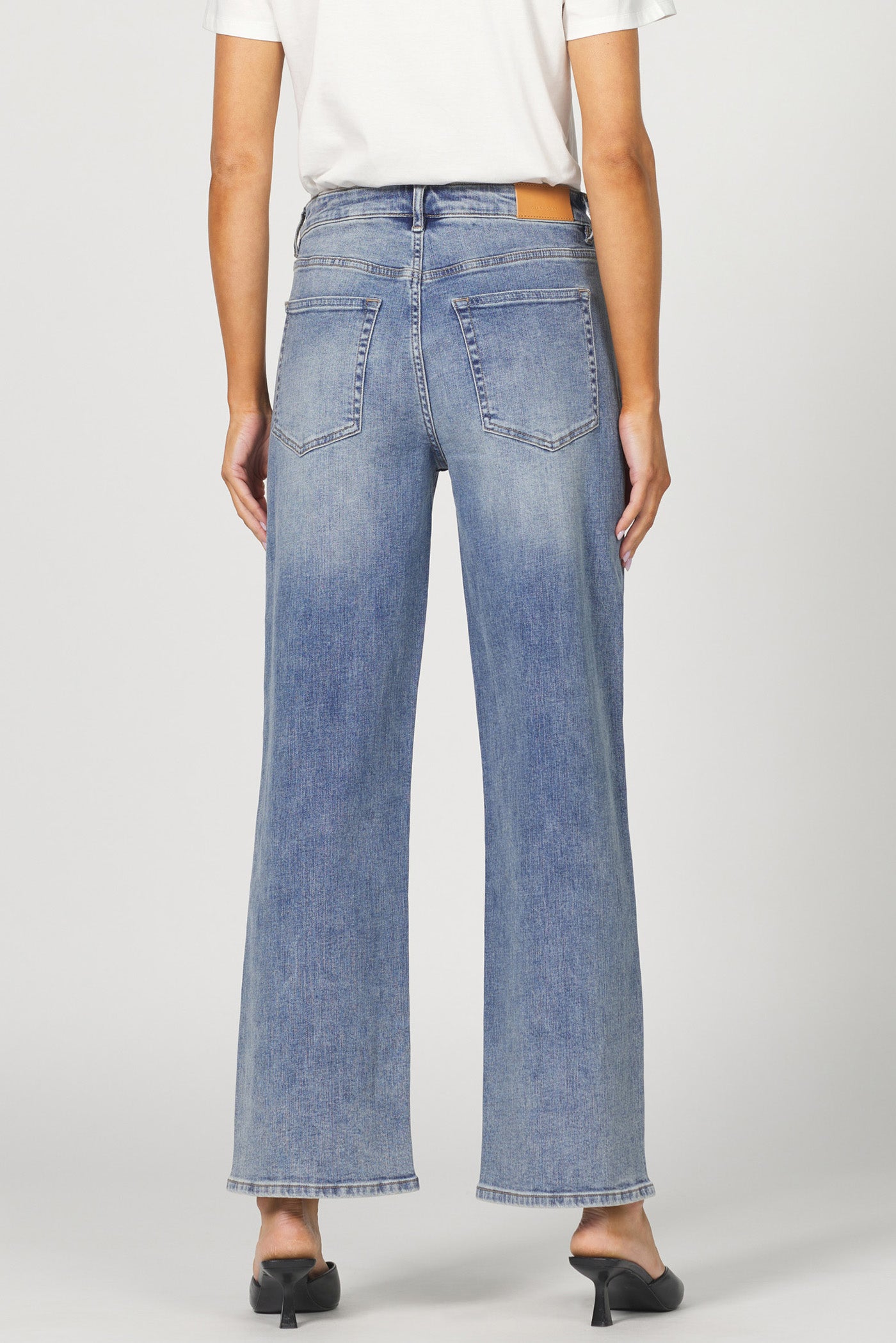 Tommy Straight Leg Denim