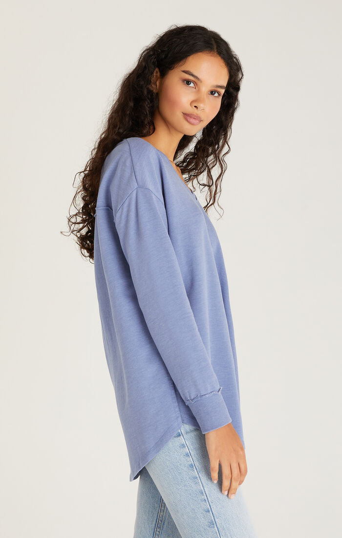 V neck Weekender