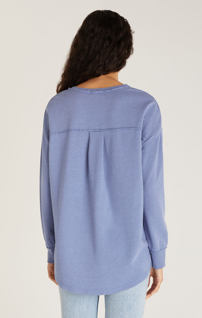 V neck Weekender
