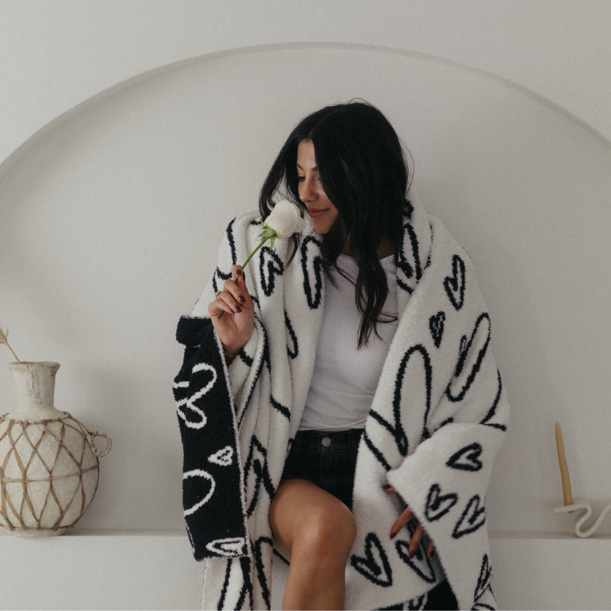 Local Beach Love Collection Heart Luxe Home Blanket: Black/Cream