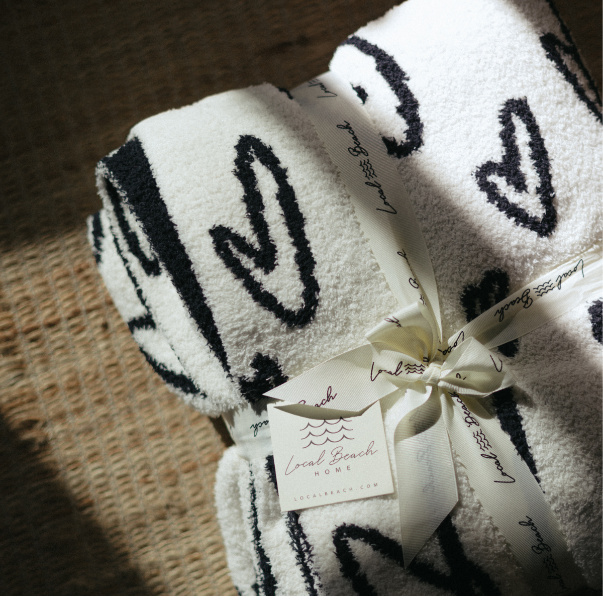 Local Beach Love Collection Heart Luxe Home Blanket: Black/Cream
