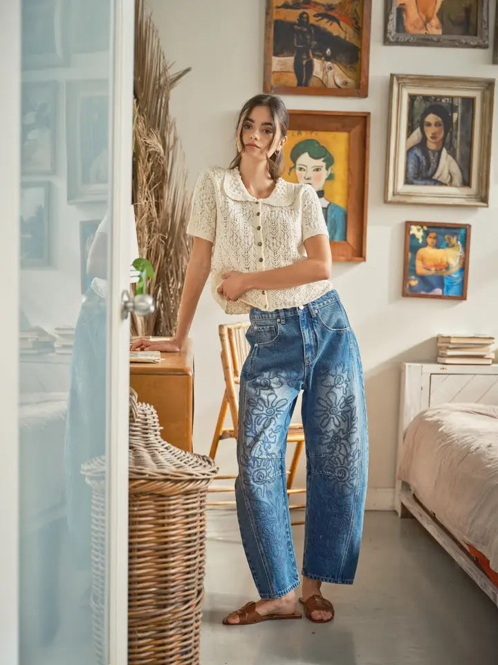 Amber Embroidered Detail Barrel Jeans