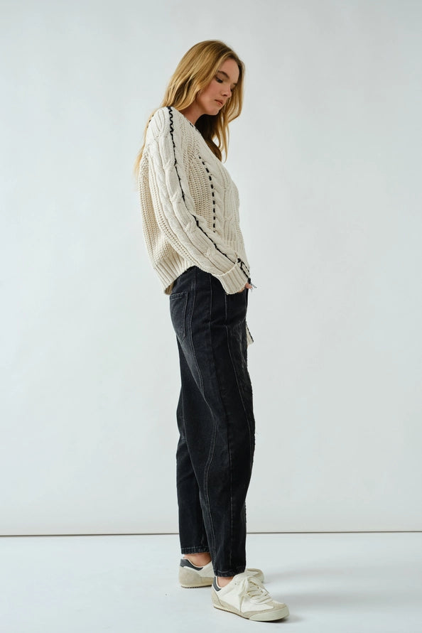 Amber Embroidered Detail Barrel Jeans/Faded Black