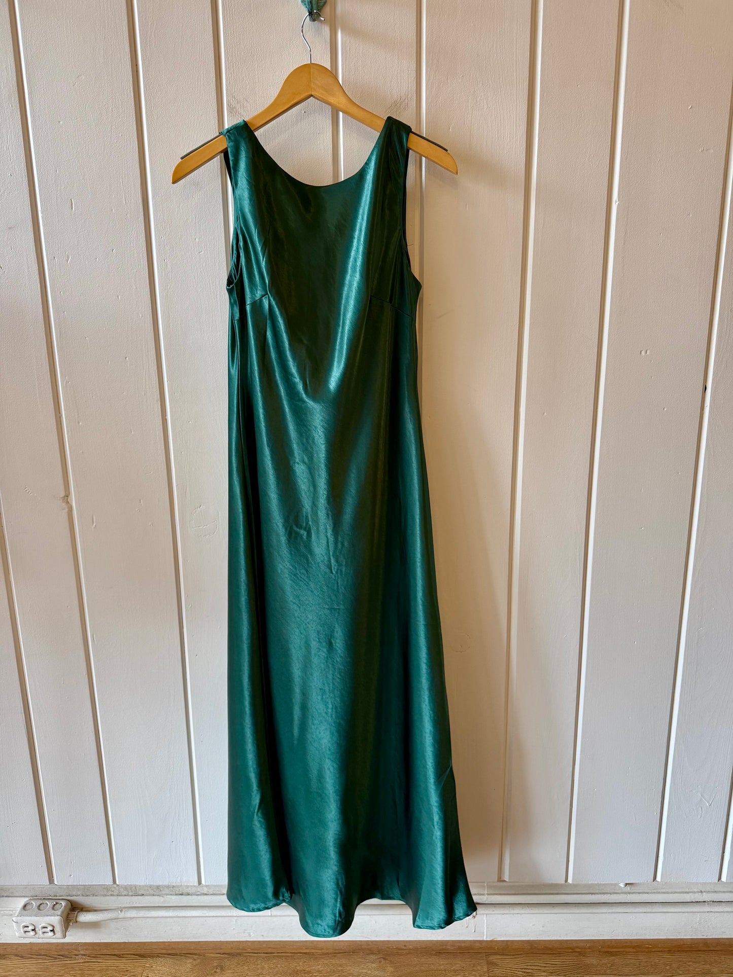 Veda Satin Maxi Dress/Emerald Green