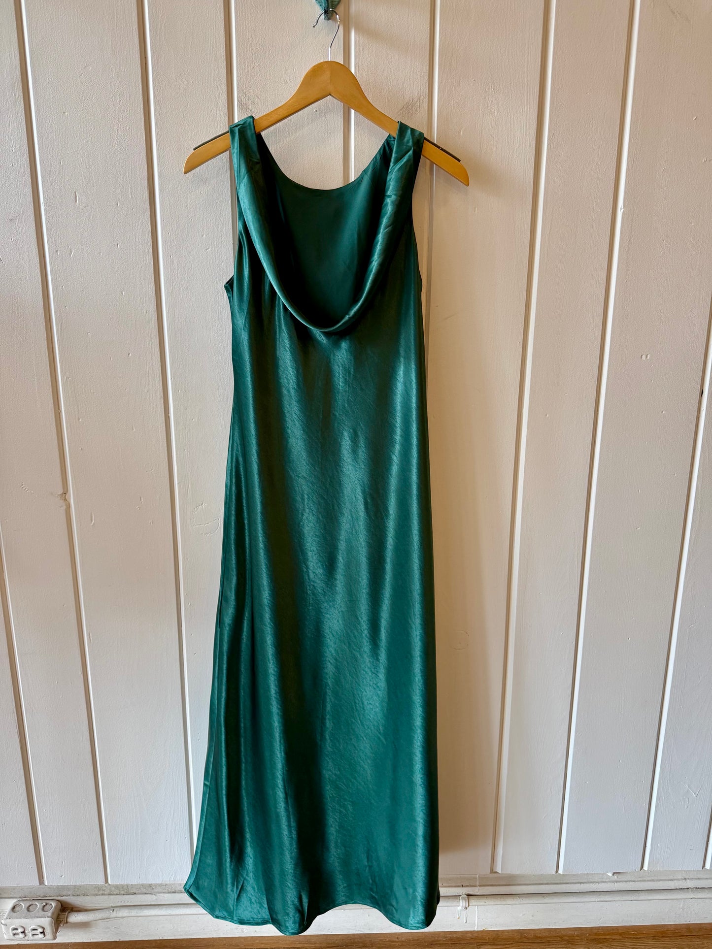 Veda Satin Maxi Dress/Emerald Green