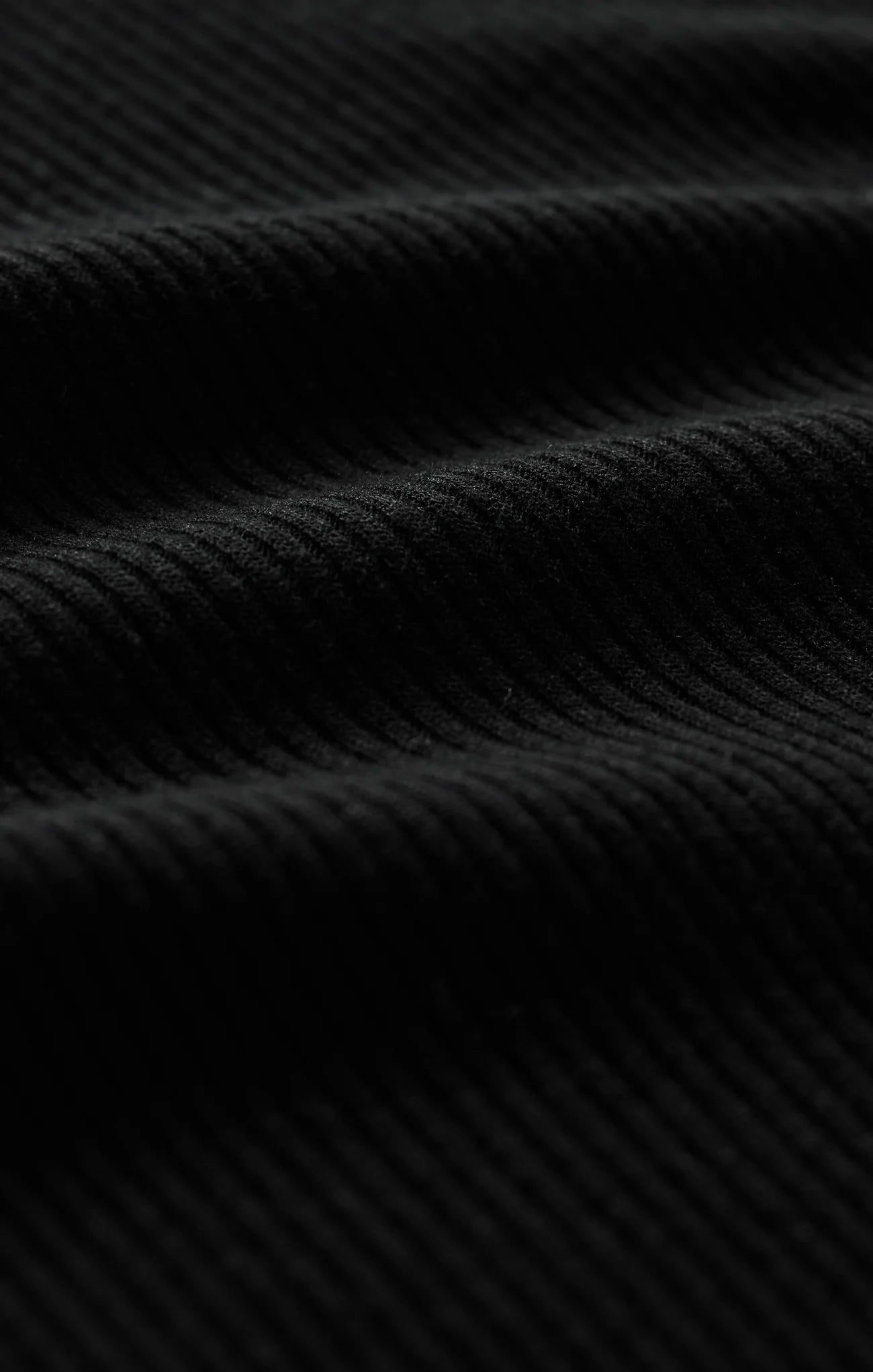 Ava Scoop Neck Tee/Black