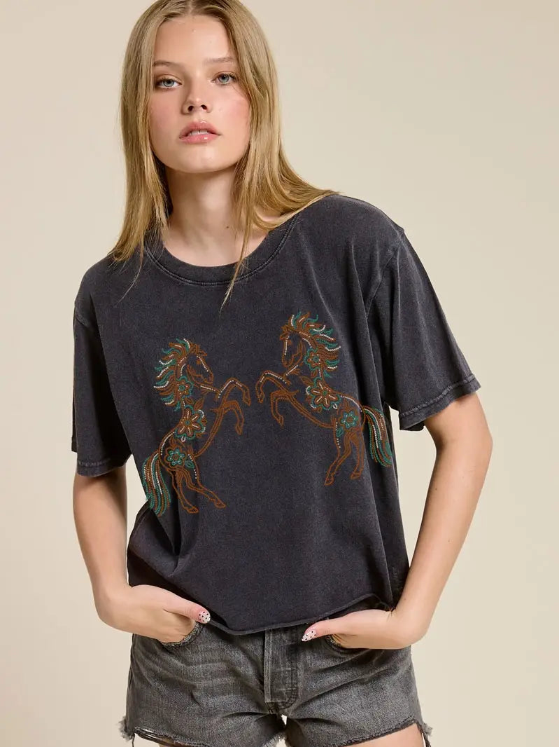 Puff Stitching Twin Horse Graphic Tee/Blk