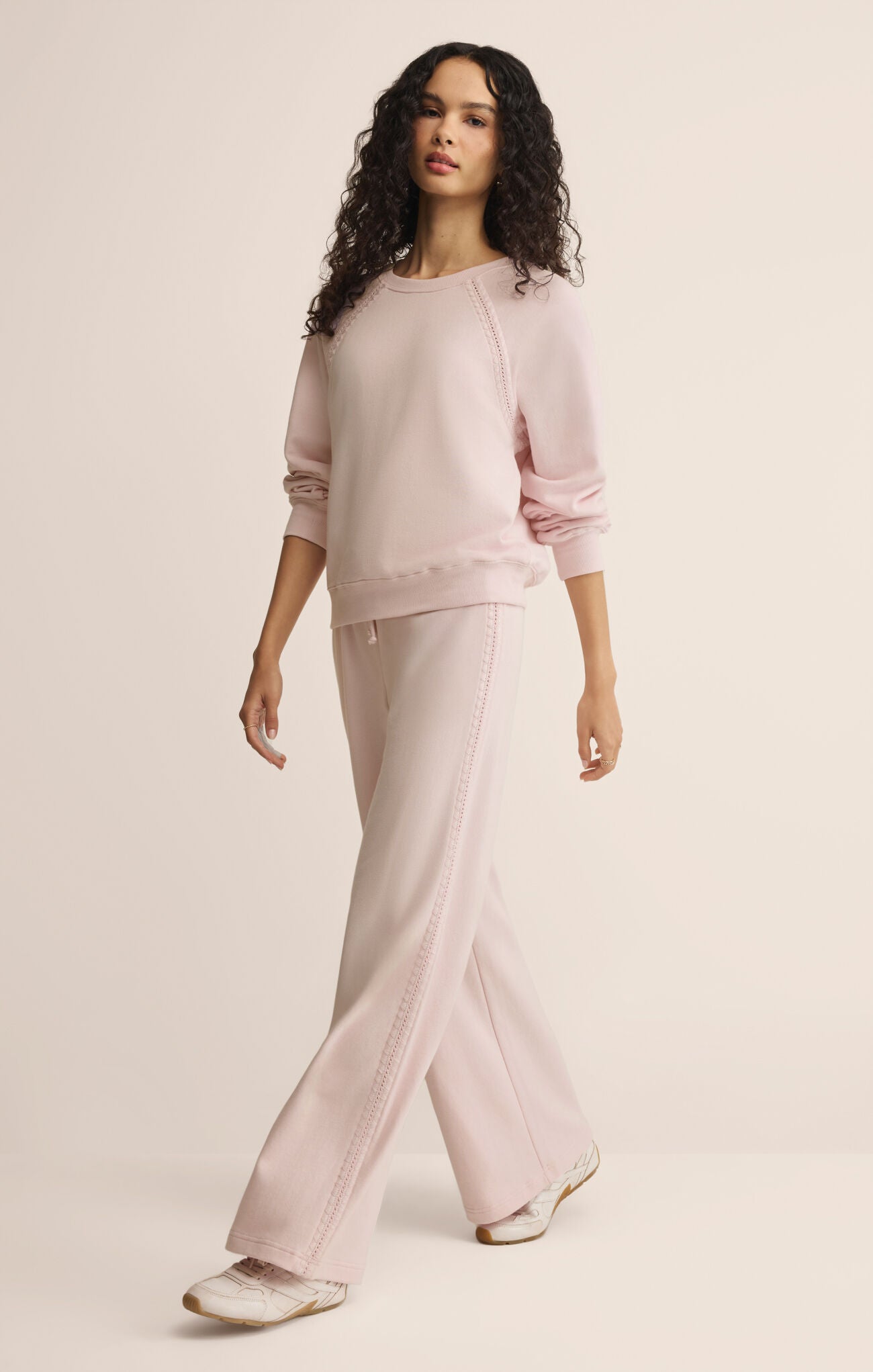 Daphne Embroidery Crewneck Sweatshirt