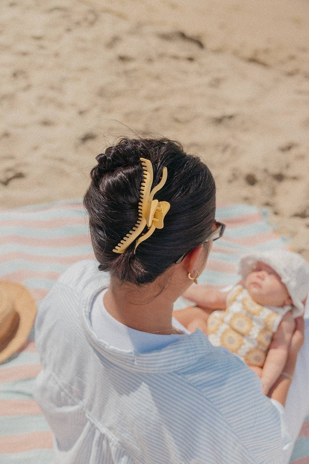 KAXI ORIGINAL WAVY HOLD EVERYTHING CLAW: CHAMPAGNE