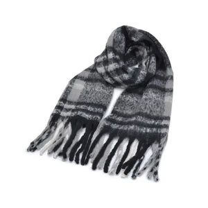 
            
                Load image into Gallery viewer, Cozy Plaid Scarf
            
        