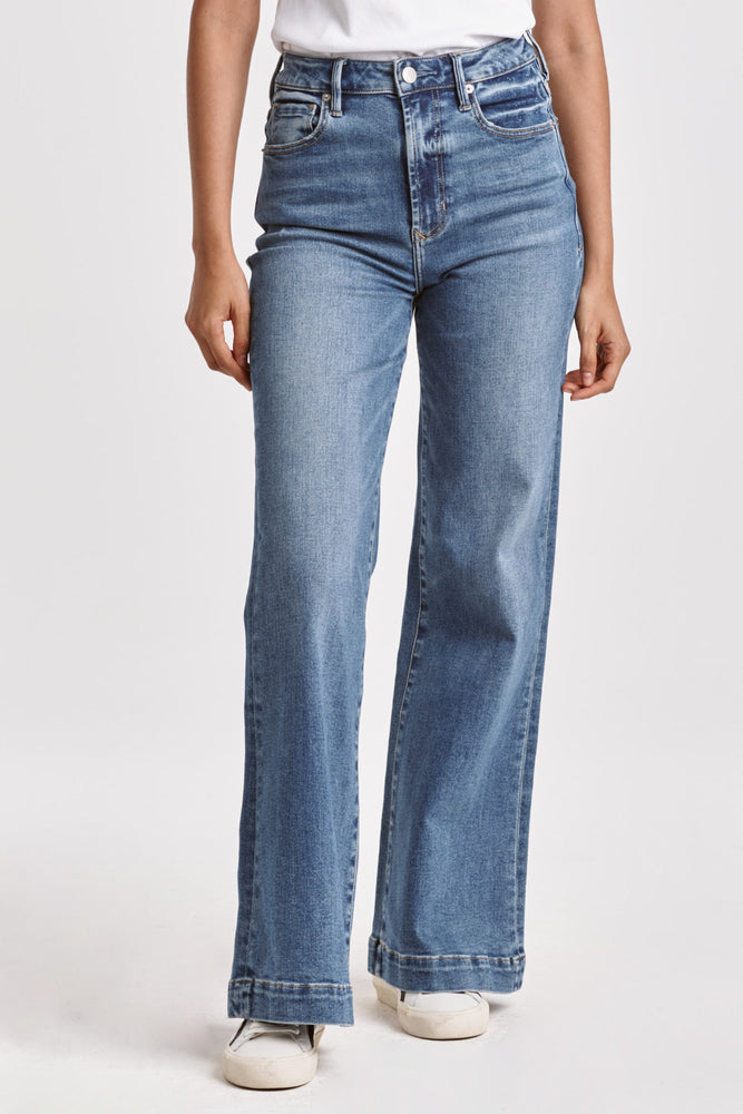 
            
                Load image into Gallery viewer, Fiona Wide Leg Denim
            
        